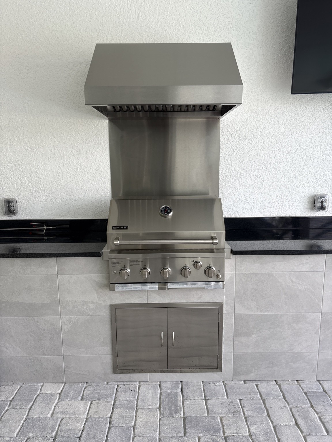 Outdoor grill installation detail